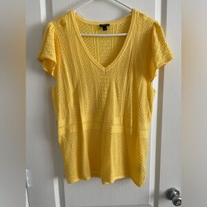 Torrid new without tag size 14/16 never worn yellow top.